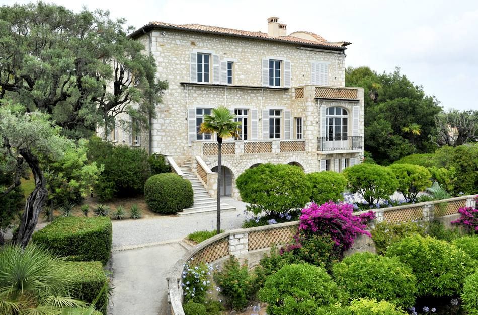 https://mdw-travel-data-us-east-1.s3.amazonaws.com/img/country/France/Musee-Renoir/img_01.jpg