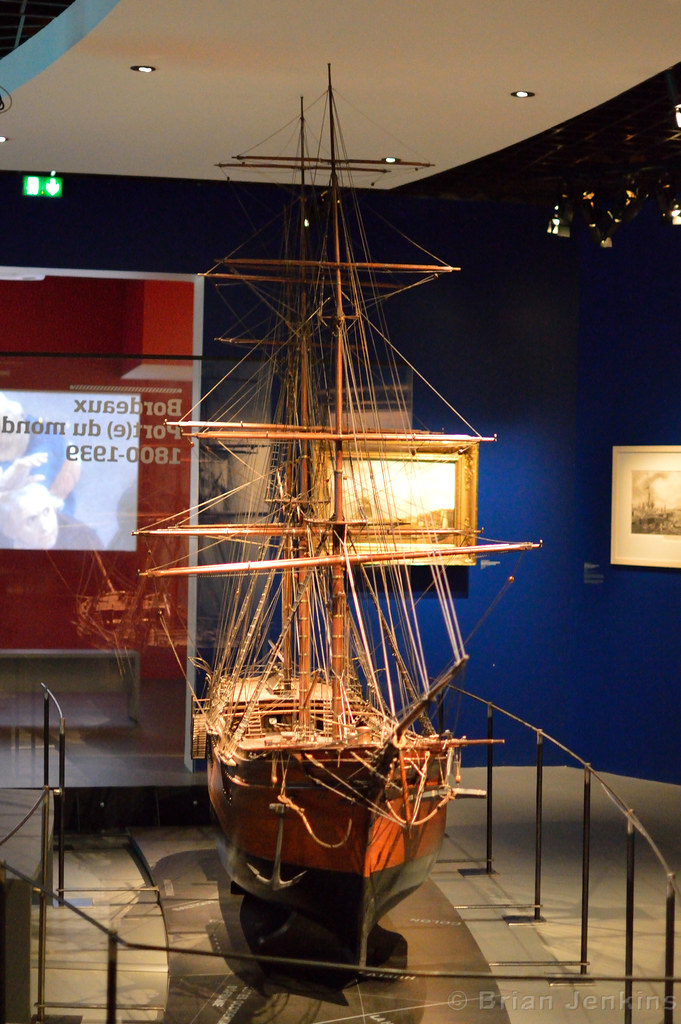 https://mdw-travel-data-us-east-1.s3.amazonaws.com/img/country/France/Musee-dAquitaine/img_02.jpg