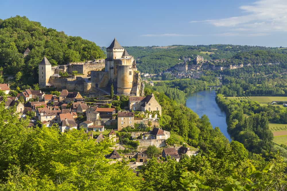 https://mdw-travel-data-us-east-1.s3.amazonaws.com/img/country/France/Musee-dAquitaine/img_03.jpg