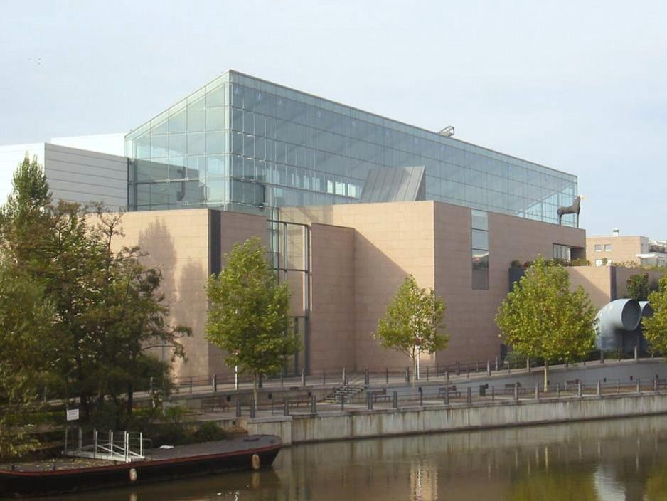 https://mdw-travel-data-us-east-1.s3.amazonaws.com/img/country/France/Musee-dArt-Moderne-et-Contemporain-de-Strasbourg/img_02.jpg