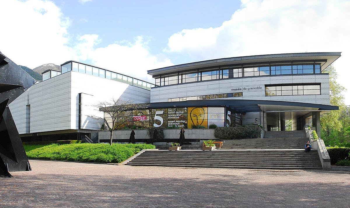 https://mdw-travel-data-us-east-1.s3.amazonaws.com/img/country/France/Musee-de-Grenoble-Auditorium/img_01.jpg