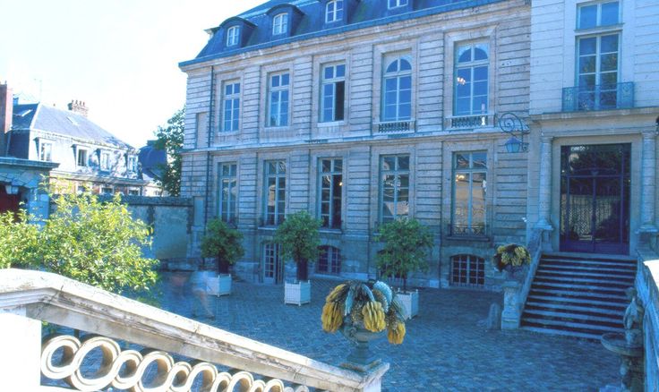 https://mdw-travel-data-us-east-1.s3.amazonaws.com/img/country/France/Musee-de-la-Ceramique/img_02.jpg