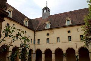 https://mdw-travel-data-us-east-1.s3.amazonaws.com/img/country/France/Musee-de-la-Vie-Bourguignonne/img_02.jpg