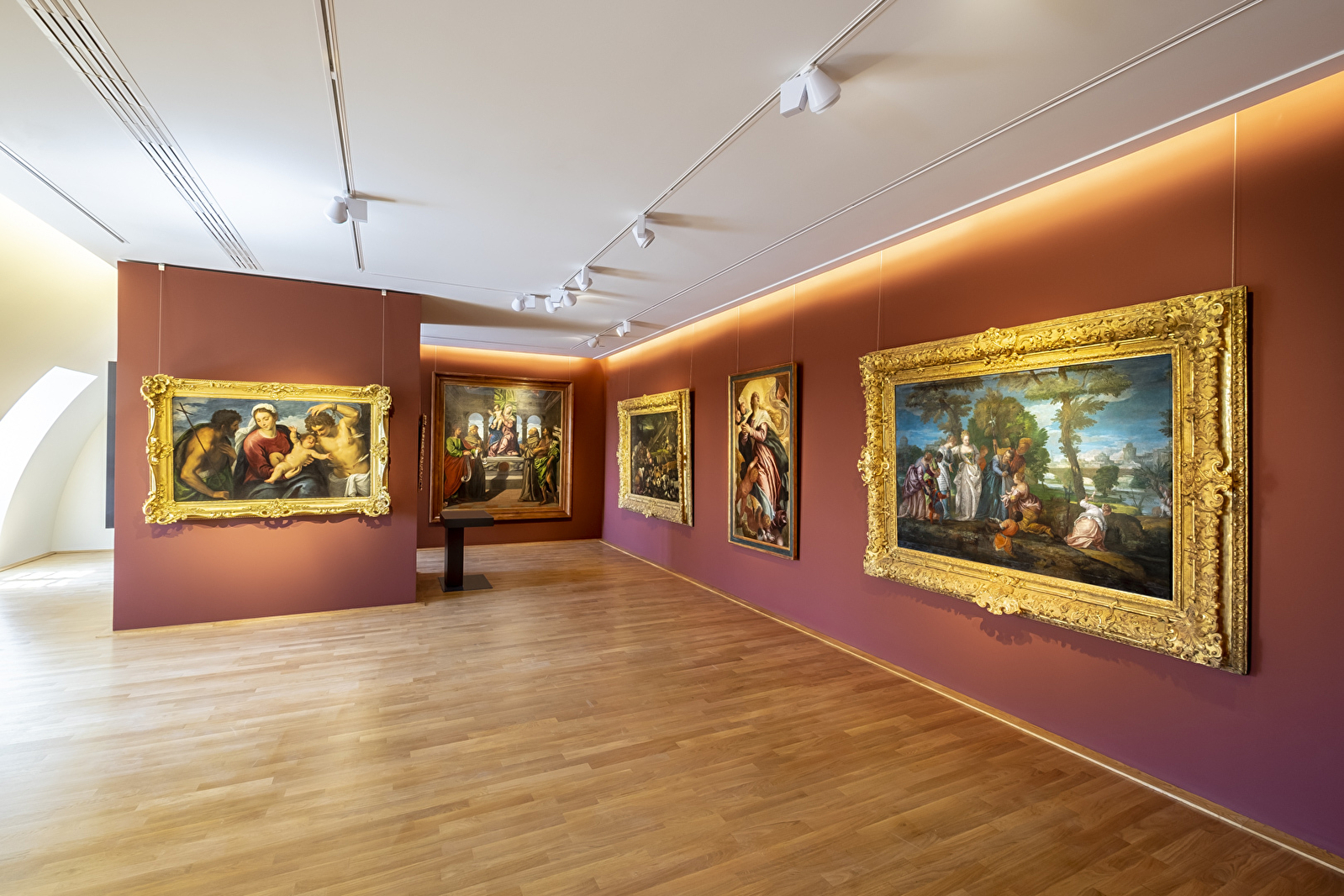 https://mdw-travel-data-us-east-1.s3.amazonaws.com/img/country/France/Musee-des-Beaux-Arts-de-Dijon/img_02.jpg