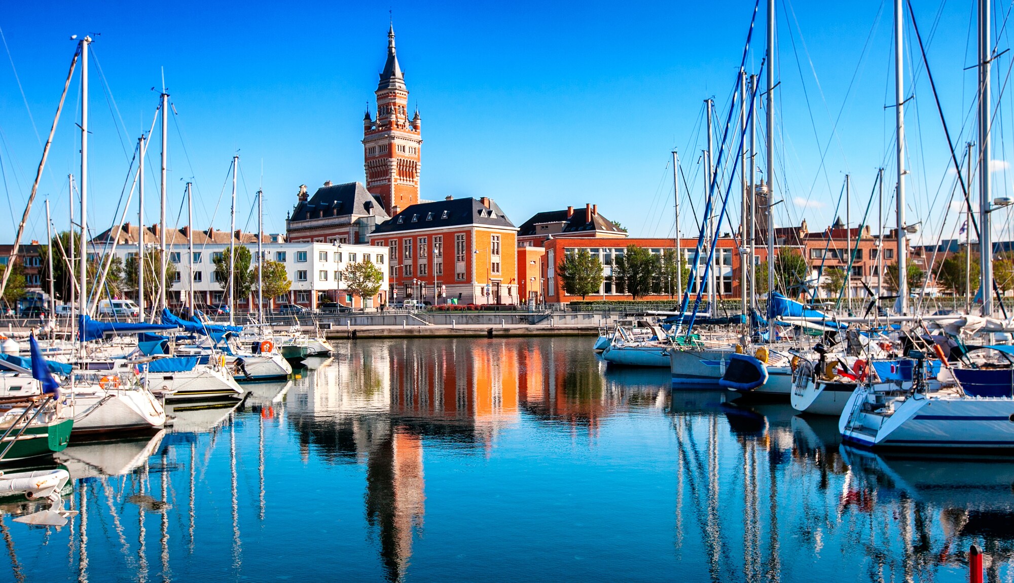 https://mdw-travel-data-us-east-1.s3.amazonaws.com/img/country/France/Musee-des-Beaux-Arts-de-Dunkerque/img_02.jpg