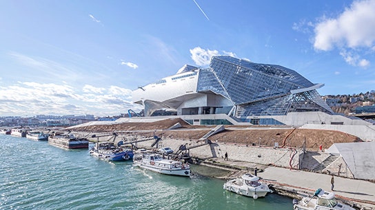 https://mdw-travel-data-us-east-1.s3.amazonaws.com/img/country/France/Musee-des-Confluences/img_03.jpg