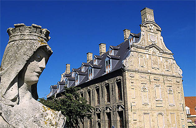 https://mdw-travel-data-us-east-1.s3.amazonaws.com/img/country/France/Musee-du-Mont-de-piete/img_05.jpg