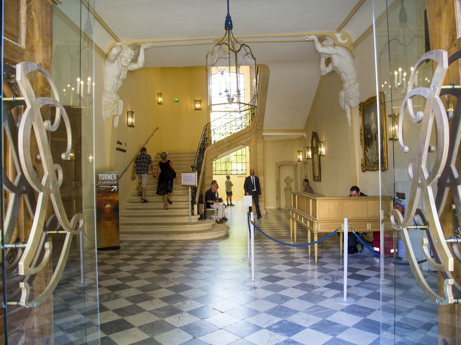 https://mdw-travel-data-us-east-1.s3.amazonaws.com/img/country/France/Musee-du-Vieil-Aix/img_05.jpg