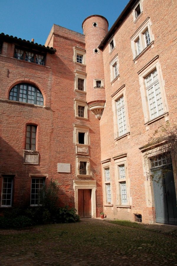https://mdw-travel-data-us-east-1.s3.amazonaws.com/img/country/France/Musee-du-Vieux-Toulouse/img_00.jpg
