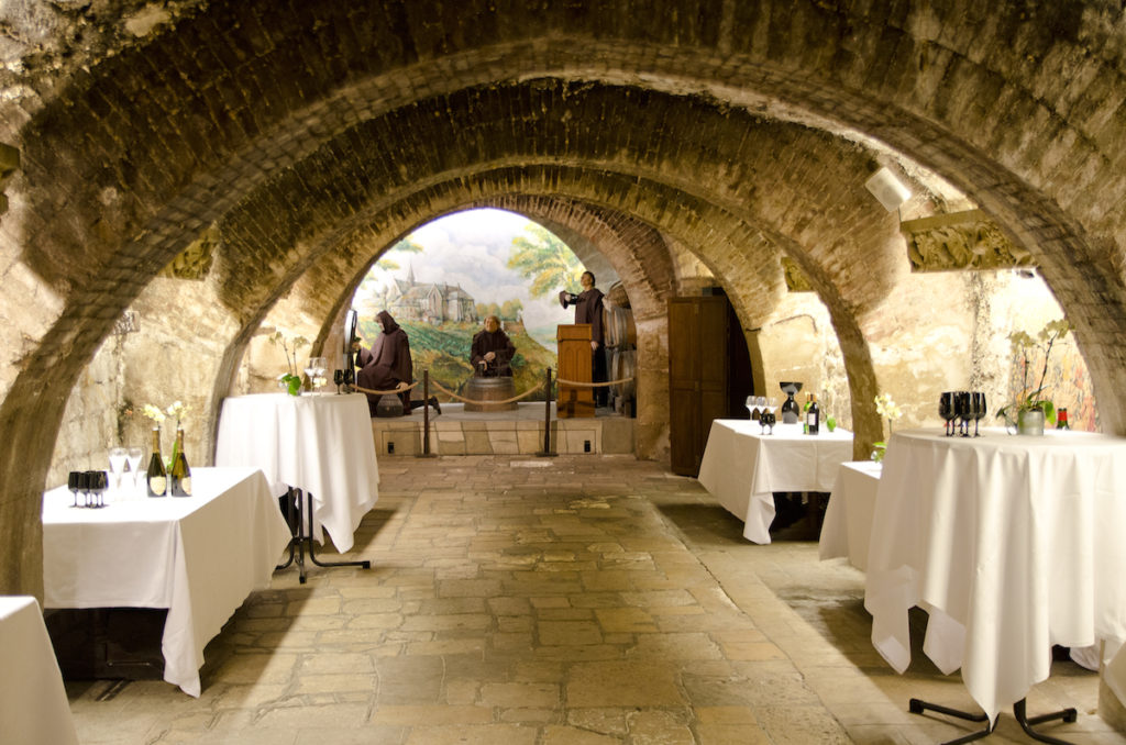 https://mdw-travel-data-us-east-1.s3.amazonaws.com/img/country/France/Musee-du-Vin-et-du-Negoce/img_00.jpg