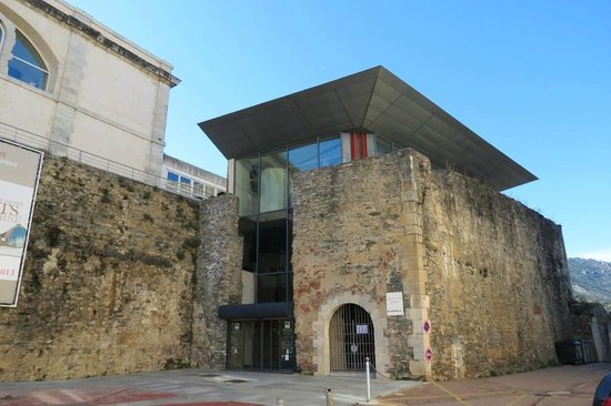 https://mdw-travel-data-us-east-1.s3.amazonaws.com/img/country/France/Museu-di-a-Corsica/img_02.jpg