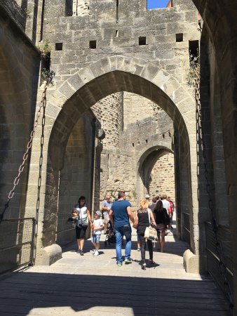 https://mdw-travel-data-us-east-1.s3.amazonaws.com/img/country/France/Museum-of-Fine-Arts-of-Carcassonne/img_05.jpg