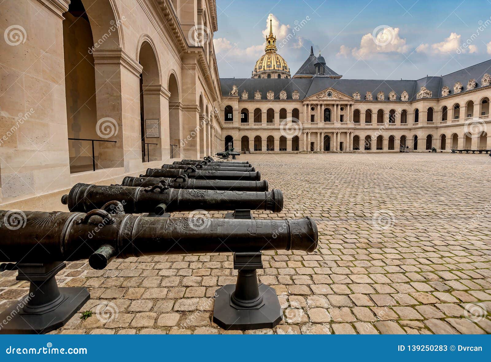https://mdw-travel-data-us-east-1.s3.amazonaws.com/img/country/France/Museum-of-Walloon-Artillery/img_02.jpg