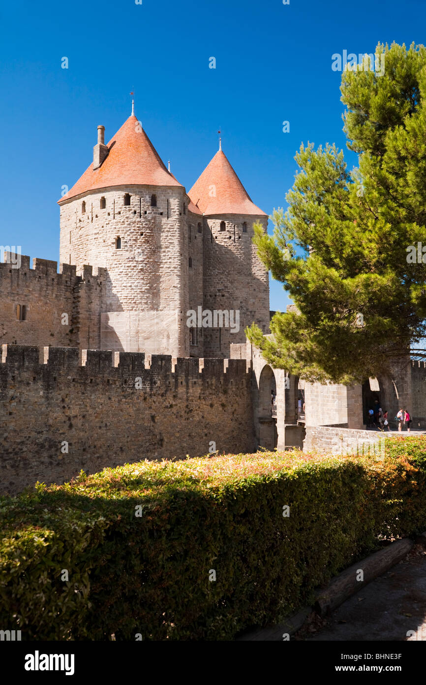 https://mdw-travel-data-us-east-1.s3.amazonaws.com/img/country/France/Narbonnaise-Gate/img_03.jpg