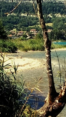 https://mdw-travel-data-us-east-1.s3.amazonaws.com/img/country/France/Natural-Reserve-of-Doussard/img_01.jpg