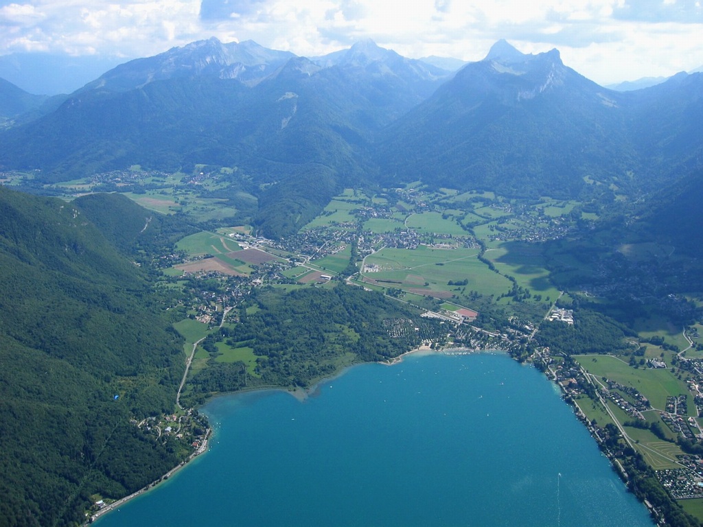 https://mdw-travel-data-us-east-1.s3.amazonaws.com/img/country/France/Natural-Reserve-of-Doussard/img_05.jpg