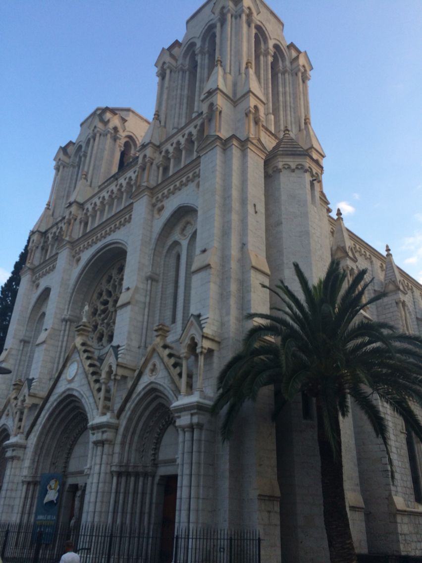 https://mdw-travel-data-us-east-1.s3.amazonaws.com/img/country/France/Nice-Cathedral/img_02.jpg