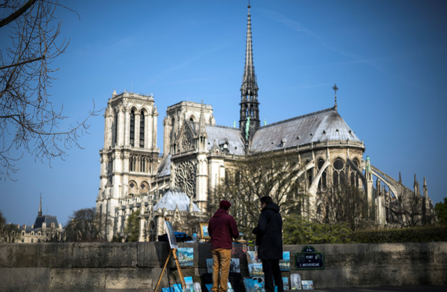 https://mdw-travel-data-us-east-1.s3.amazonaws.com/img/country/France/Notre-Dame-Cathedral/img_04.jpg