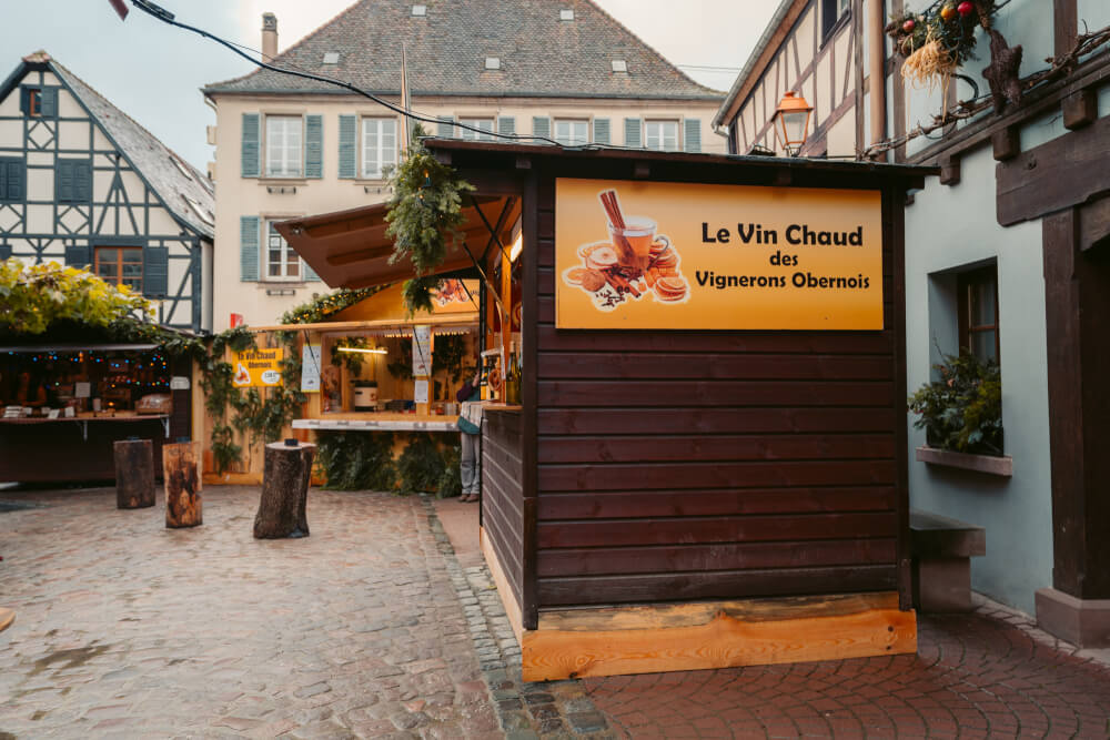 https://mdw-travel-data-us-east-1.s3.amazonaws.com/img/country/France/Obernai-Christmas-Market/img_00.jpg