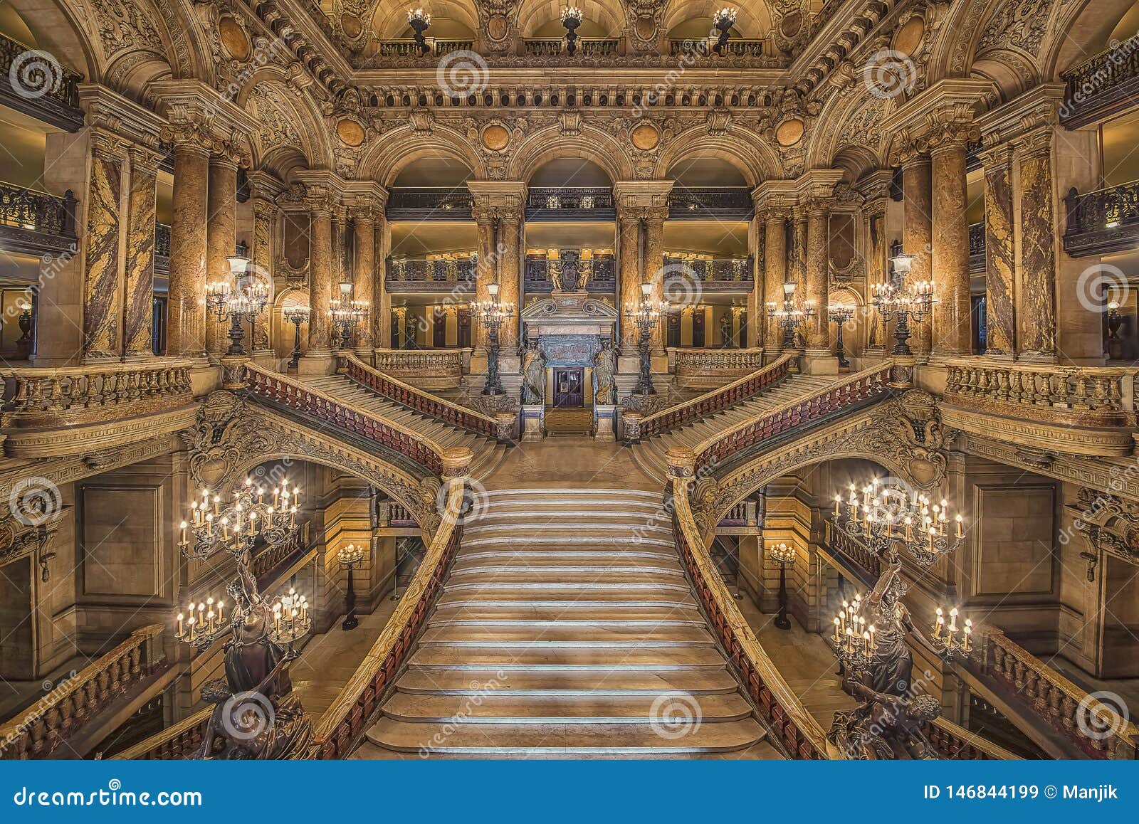 https://mdw-travel-data-us-east-1.s3.amazonaws.com/img/country/France/Opera-Garnier/img_00.jpg