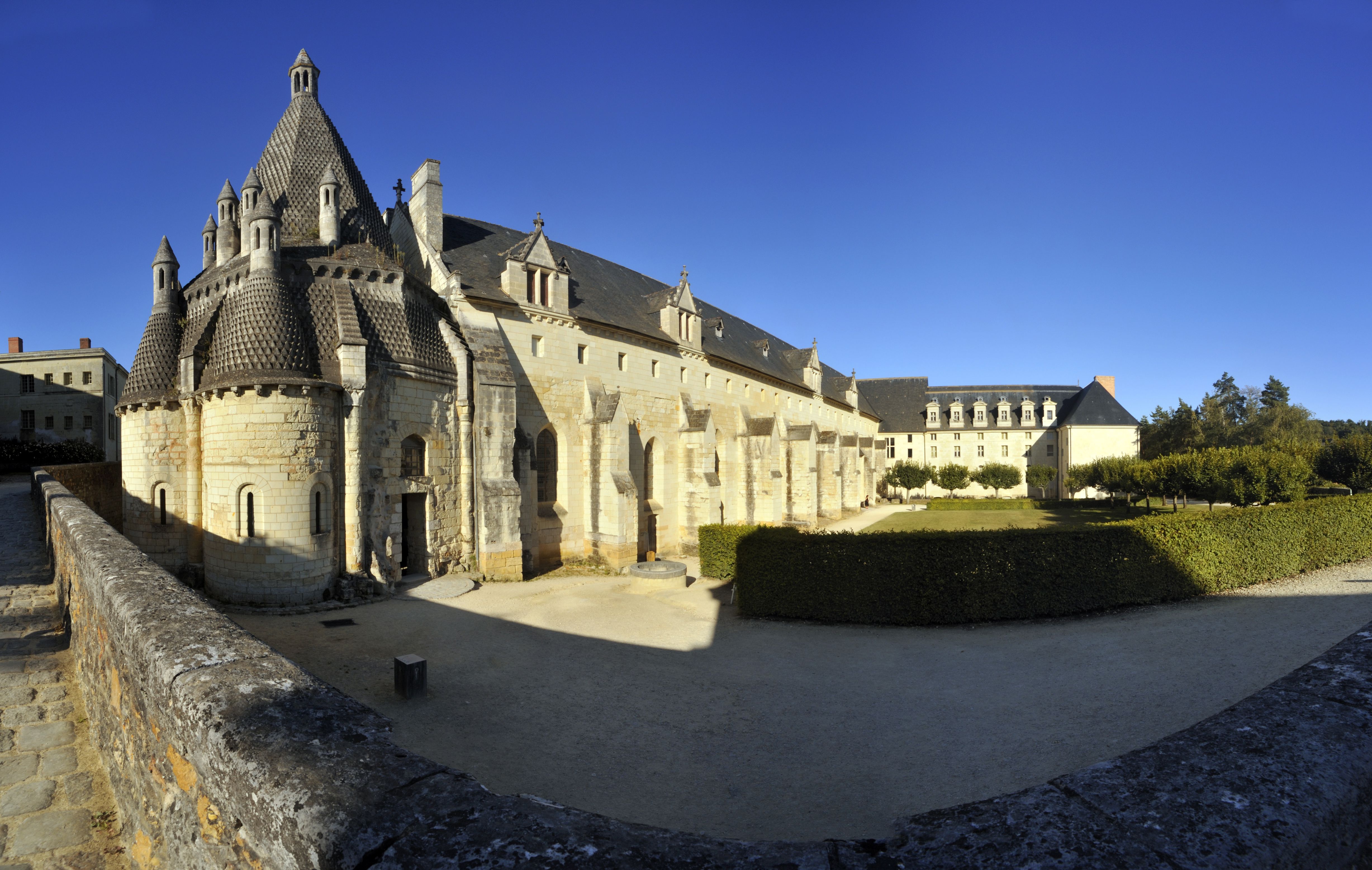 https://mdw-travel-data-us-east-1.s3.amazonaws.com/img/country/France/Orgeval-Abbey/img_01.jpg