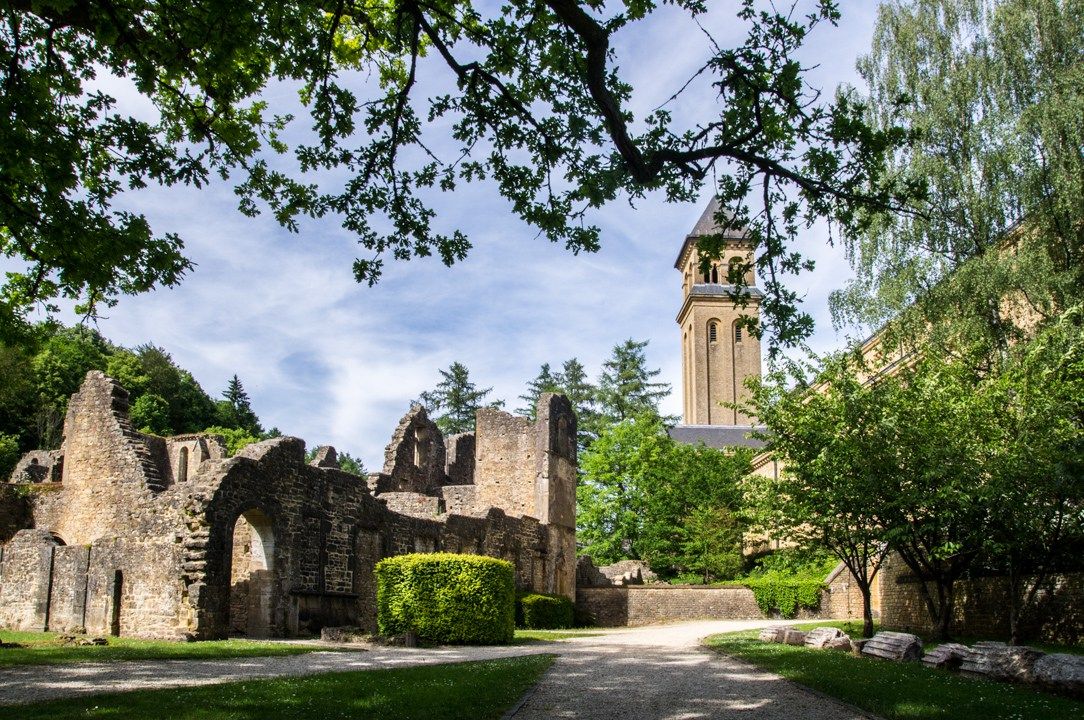 https://mdw-travel-data-us-east-1.s3.amazonaws.com/img/country/France/Orgeval-Abbey/img_03.jpg