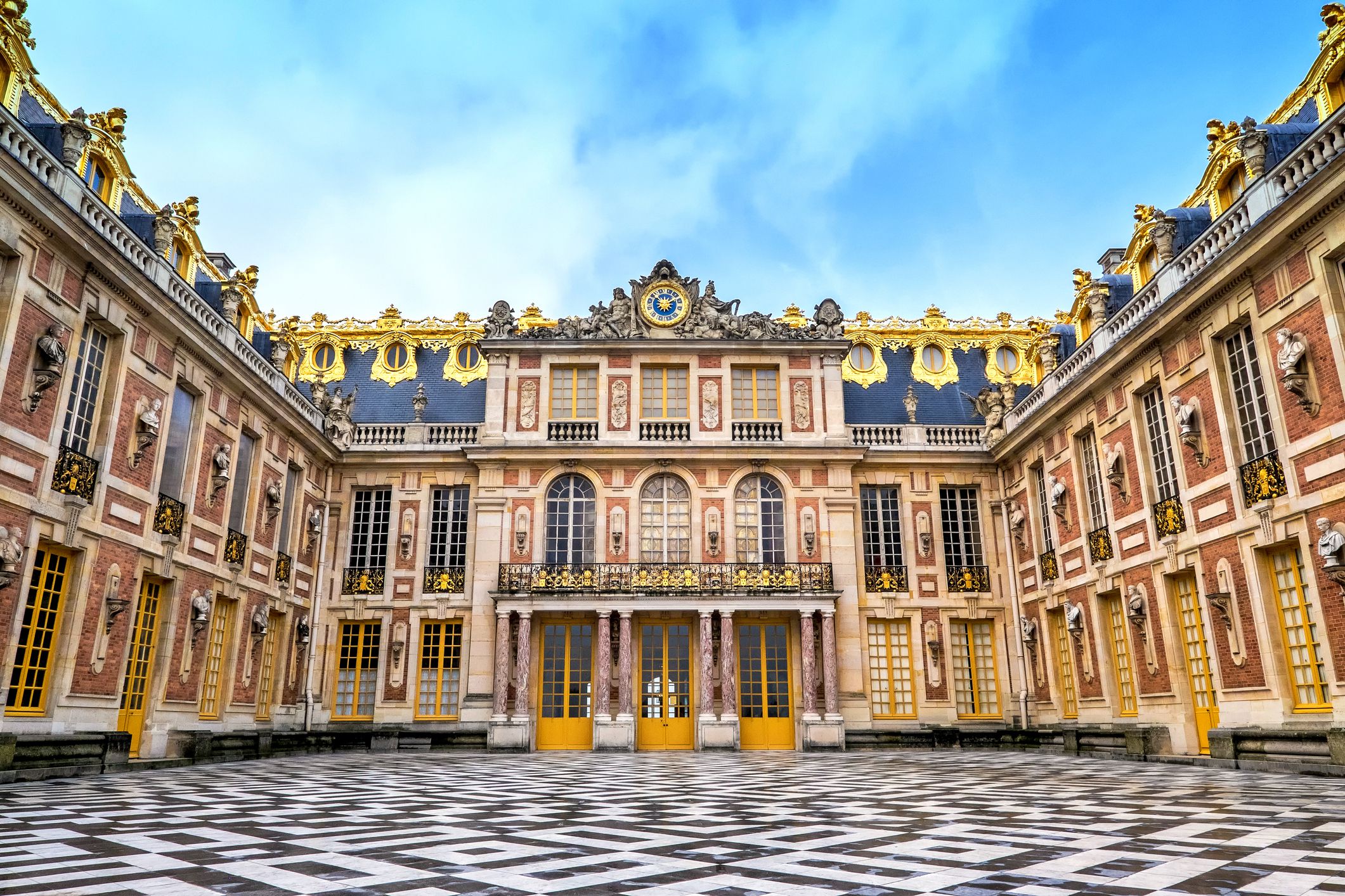 https://mdw-travel-data-us-east-1.s3.amazonaws.com/img/country/France/Palace-of-Versailles/img_03.jpg