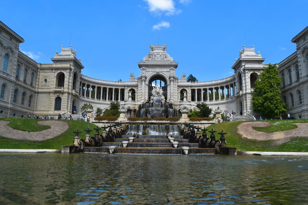 https://mdw-travel-data-us-east-1.s3.amazonaws.com/img/country/France/Palais-Longchamp/img_04.jpg