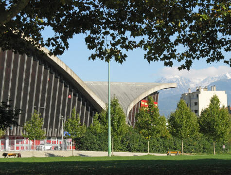 https://mdw-travel-data-us-east-1.s3.amazonaws.com/img/country/France/Palais-des-Sports-de-Grenoble/img_02.jpg