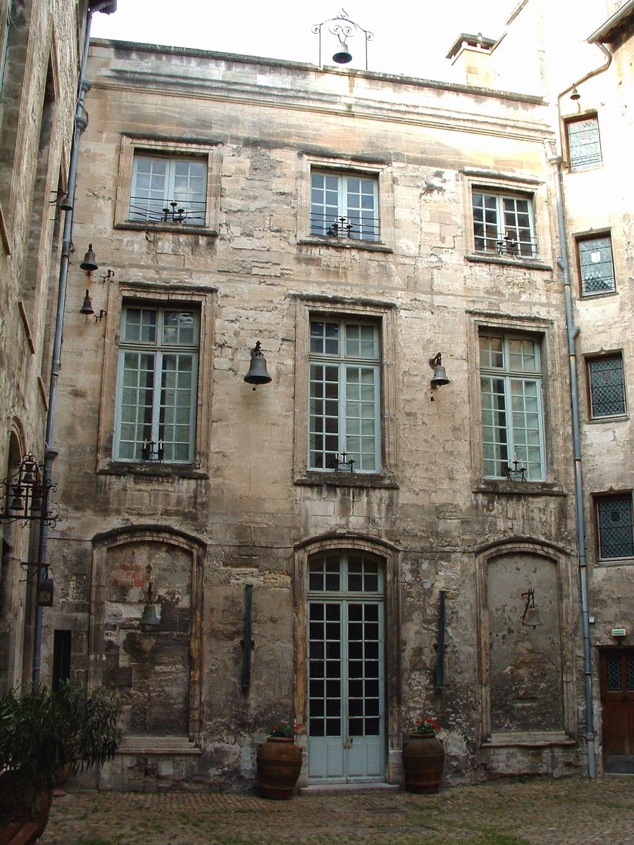 https://mdw-travel-data-us-east-1.s3.amazonaws.com/img/country/France/Palais-du-Roure/img_02.jpg