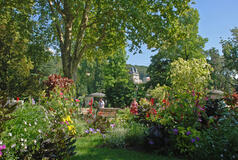 https://mdw-travel-data-us-east-1.s3.amazonaws.com/img/country/France/Parc-Floral-des-Thermes/img_02.jpg