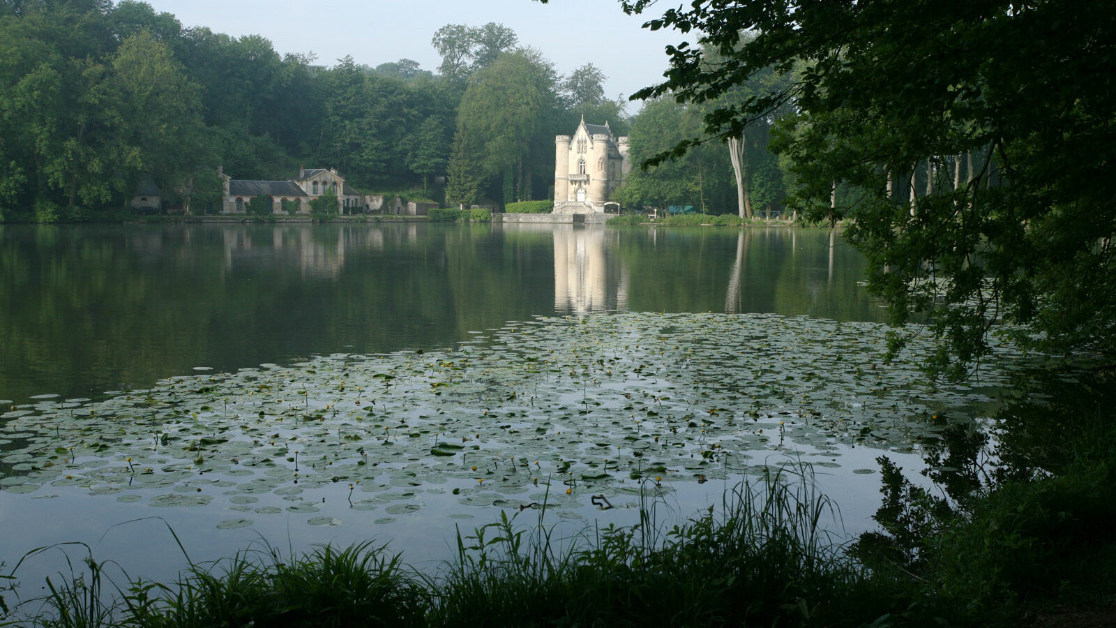 https://mdw-travel-data-us-east-1.s3.amazonaws.com/img/country/France/Parc-naturel-regional-Oise-Pays-de-France/img_00.jpg