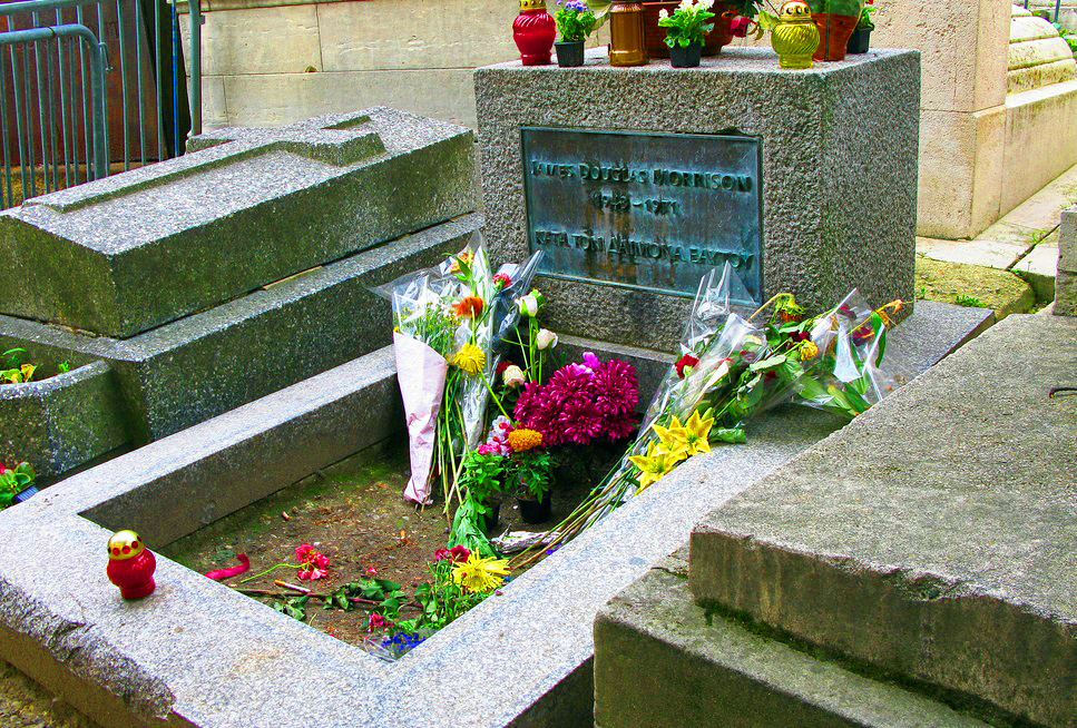 https://mdw-travel-data-us-east-1.s3.amazonaws.com/img/country/France/Pere-Lachaise-Cemetery/img_05.jpg