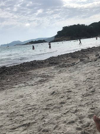 https://mdw-travel-data-us-east-1.s3.amazonaws.com/img/country/France/Plage-dArgent/img_03.jpg