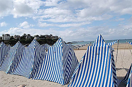 https://mdw-travel-data-us-east-1.s3.amazonaws.com/img/country/France/Plage-de-lEcluse/img_02.jpg