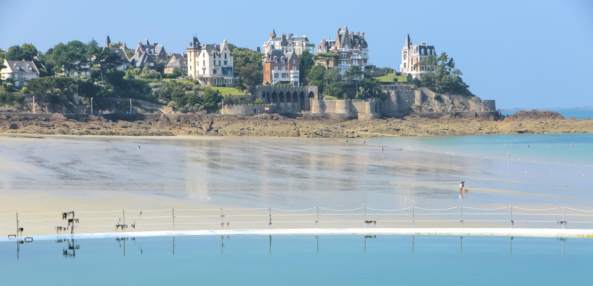 https://mdw-travel-data-us-east-1.s3.amazonaws.com/img/country/France/Plage-de-lEcluse/img_04.jpg