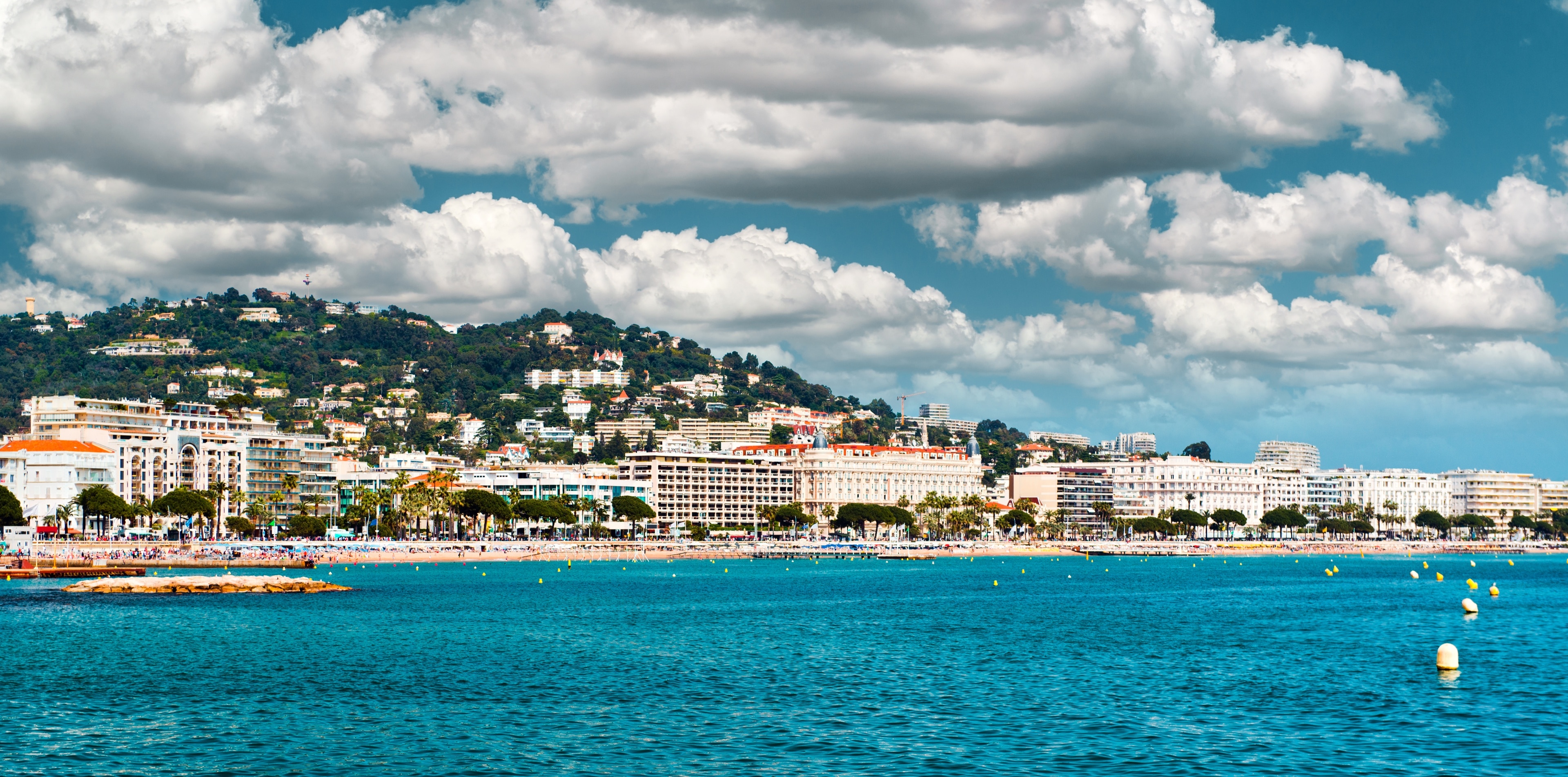 https://mdw-travel-data-us-east-1.s3.amazonaws.com/img/country/France/Plage-de-la-Croisette/img_02.jpg