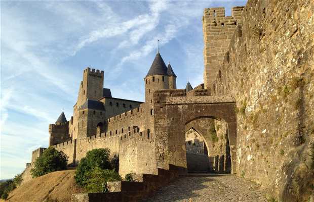 https://mdw-travel-data-us-east-1.s3.amazonaws.com/img/country/France/Porte-dAude/img_00.jpg