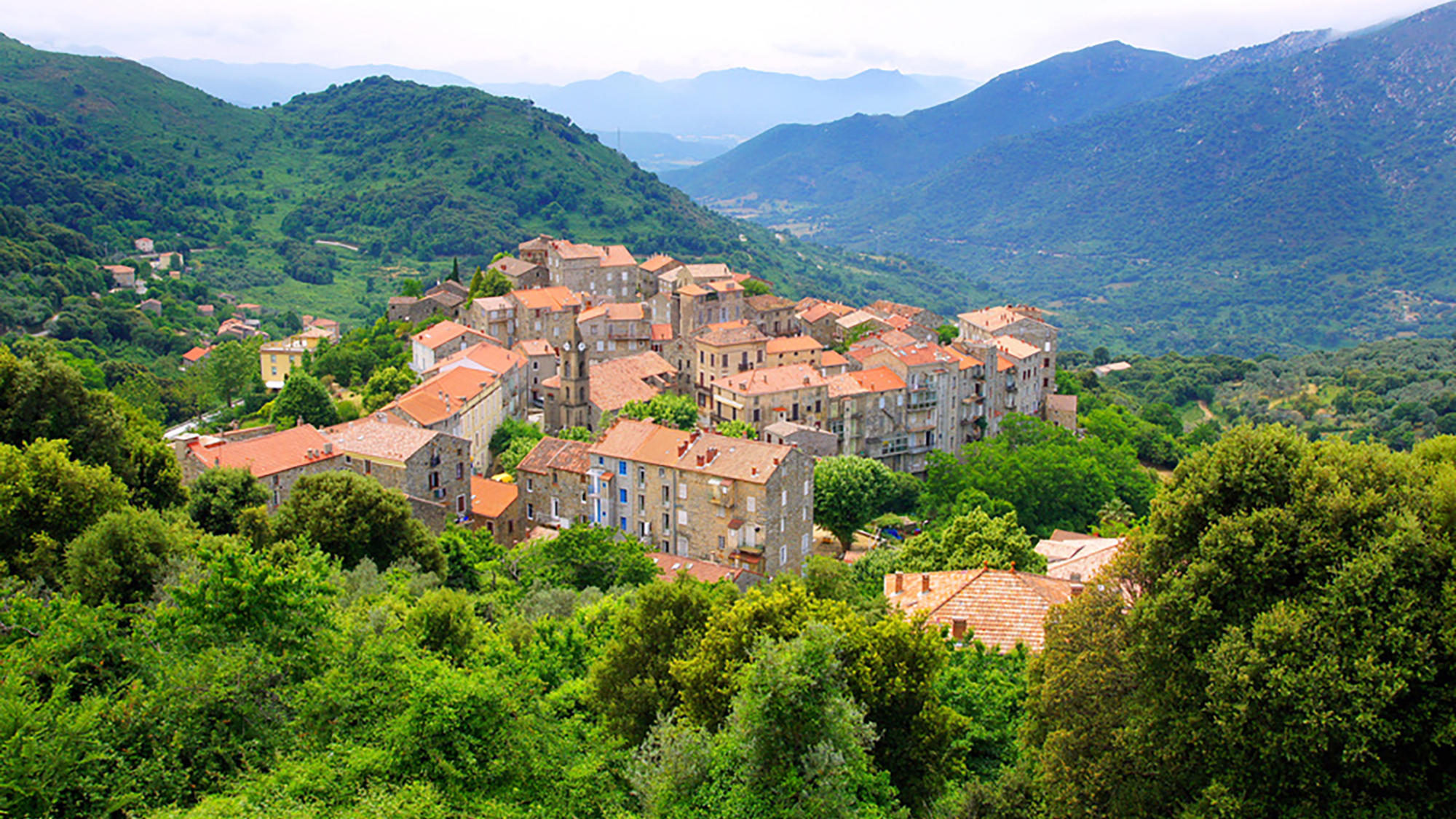 https://mdw-travel-data-us-east-1.s3.amazonaws.com/img/country/France/Porto-Vecchio/img_02.jpg