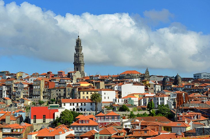https://mdw-travel-data-us-east-1.s3.amazonaws.com/img/country/France/Porto/img_03.jpg