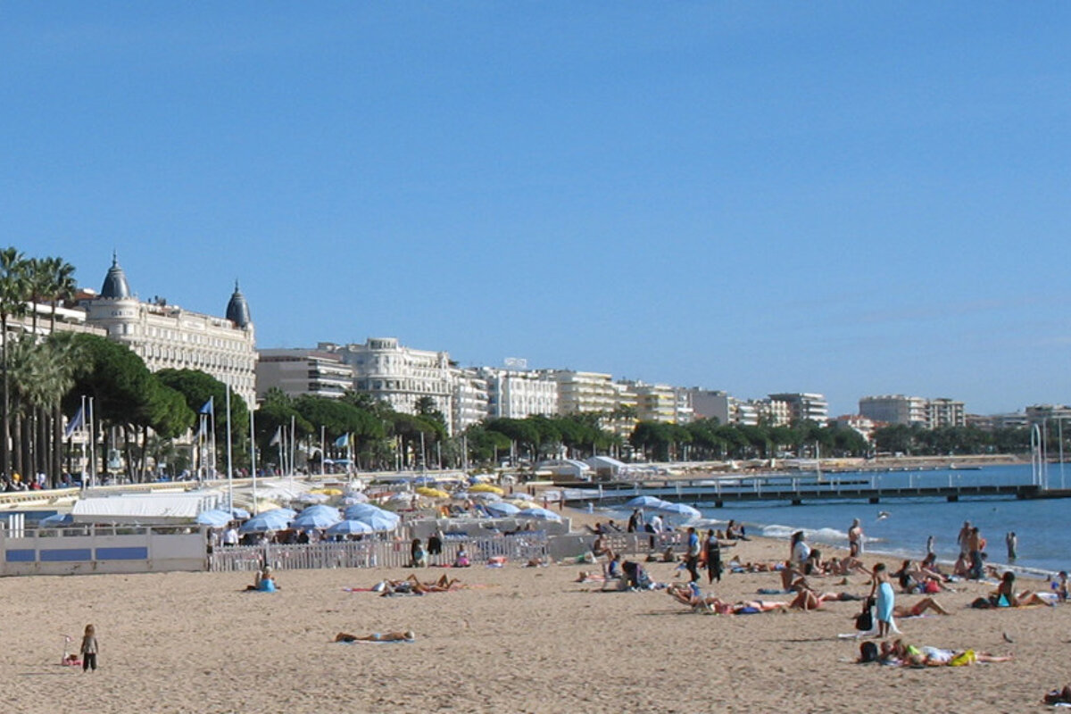 https://mdw-travel-data-us-east-1.s3.amazonaws.com/img/country/France/Promenade-de-la-Croisette/img_02.jpg