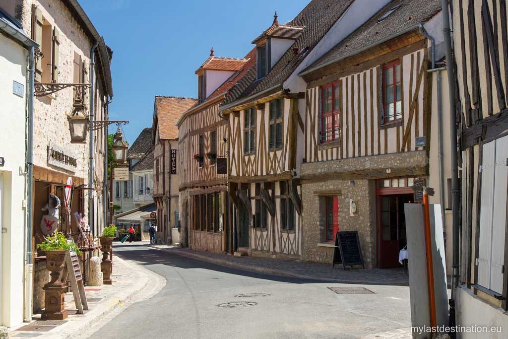 https://mdw-travel-data-us-east-1.s3.amazonaws.com/img/country/France/Provins-Medieval-Town/img_01.jpg