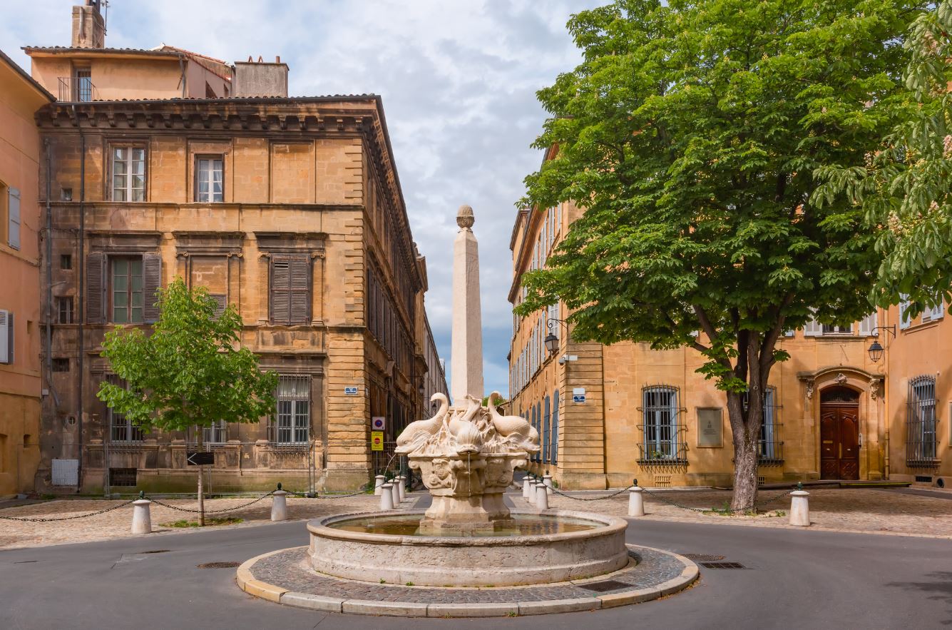 https://mdw-travel-data-us-east-1.s3.amazonaws.com/img/country/France/Quartier-Mazarin/img_00.jpg
