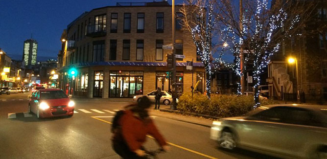 https://mdw-travel-data-us-east-1.s3.amazonaws.com/img/country/France/Quartier-Saint-Sauveur/img_01.jpg