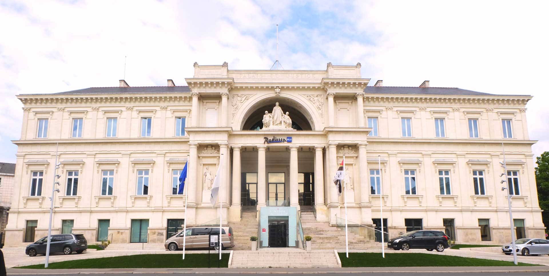 https://mdw-travel-data-us-east-1.s3.amazonaws.com/img/country/France/Radisson-Blu-Hotel-Nantes/img_01.jpg