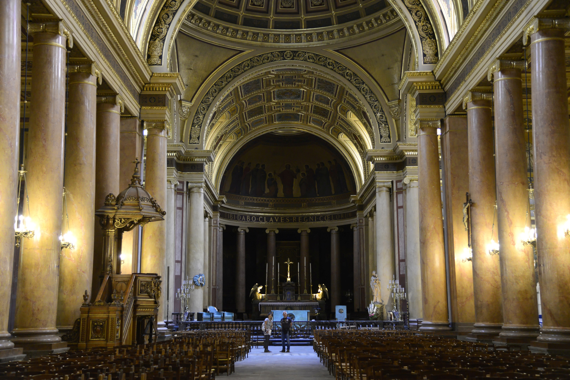 https://mdw-travel-data-us-east-1.s3.amazonaws.com/img/country/France/Rennes-Cathedral/img_00.jpg