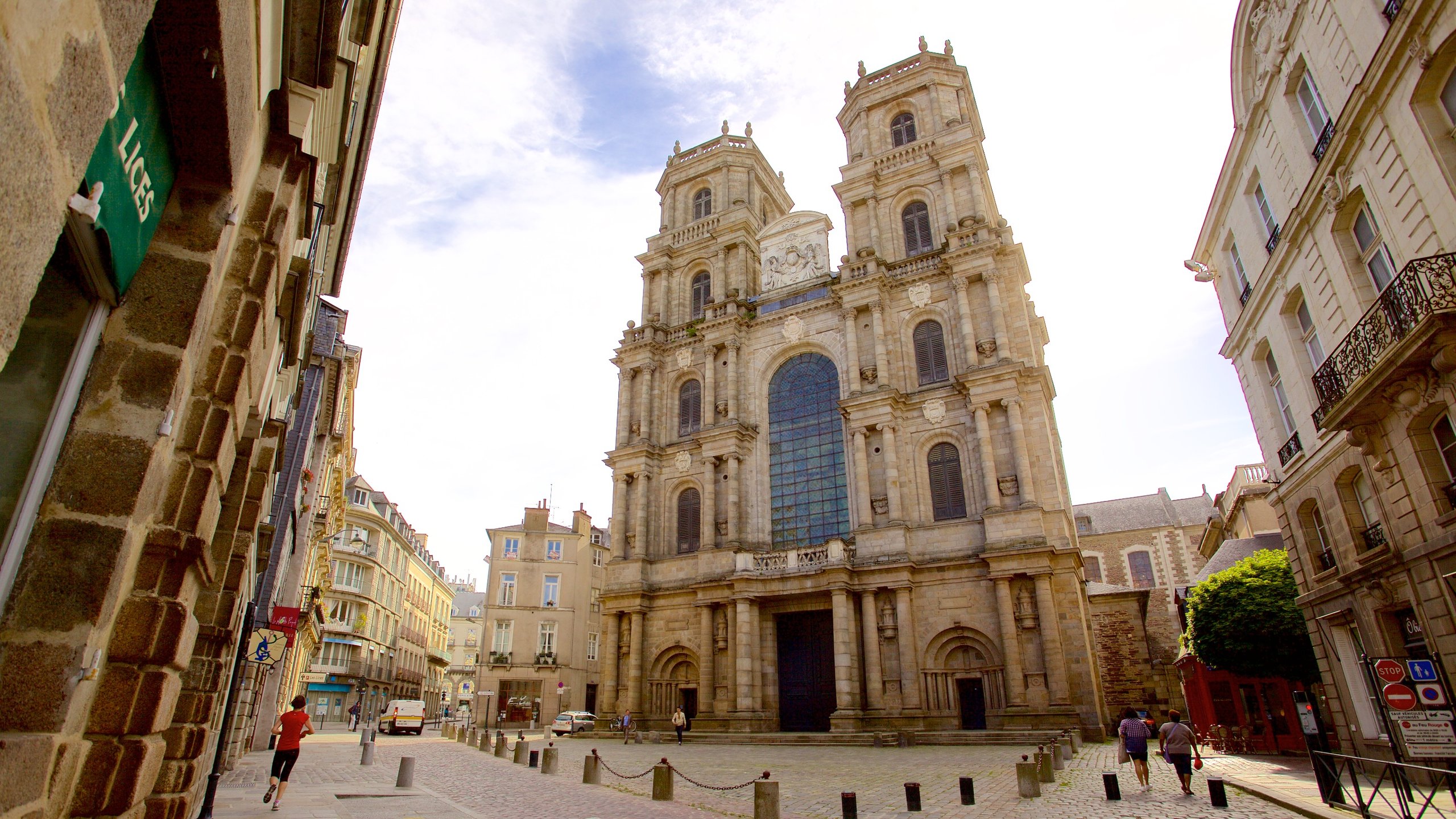 https://mdw-travel-data-us-east-1.s3.amazonaws.com/img/country/France/Rennes-Cathedral/img_05.jpg