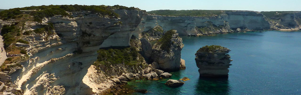 https://mdw-travel-data-us-east-1.s3.amazonaws.com/img/country/France/Reserve-naturelle-des-Bouches-de-Bonifacio-Lavezzi/img_01.jpg