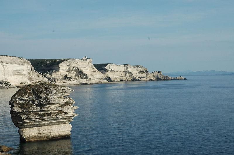 https://mdw-travel-data-us-east-1.s3.amazonaws.com/img/country/France/Reserve-naturelle-des-Bouches-de-Bonifacio-Lavezzi/img_03.jpg