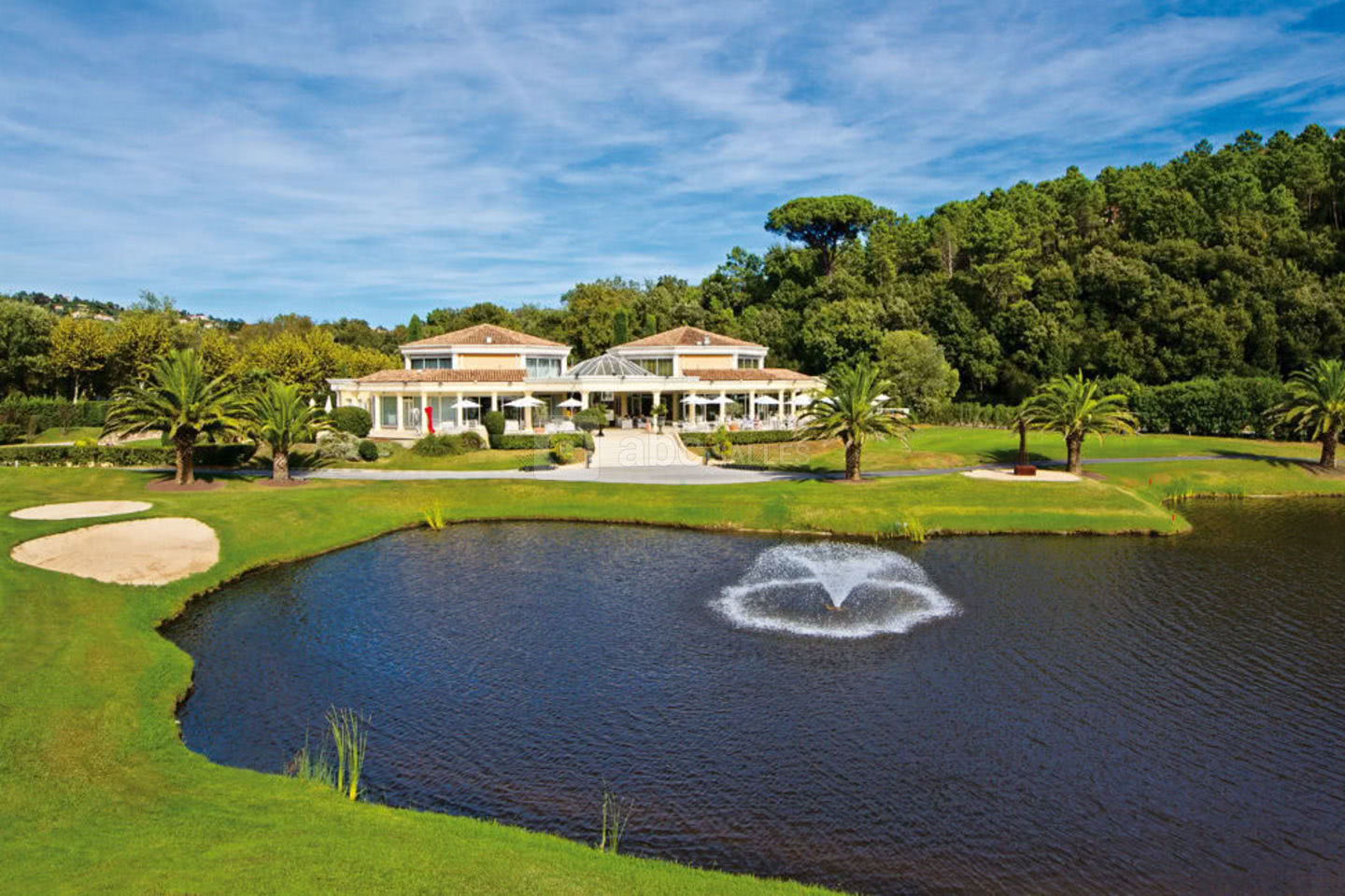 https://mdw-travel-data-us-east-1.s3.amazonaws.com/img/country/France/Riviera-Golf-de-Barbossi/img_02.jpg
